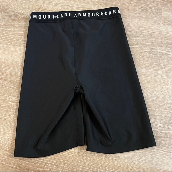 Womens Under Armour Bicycle Shorts - Picture 2 of 6